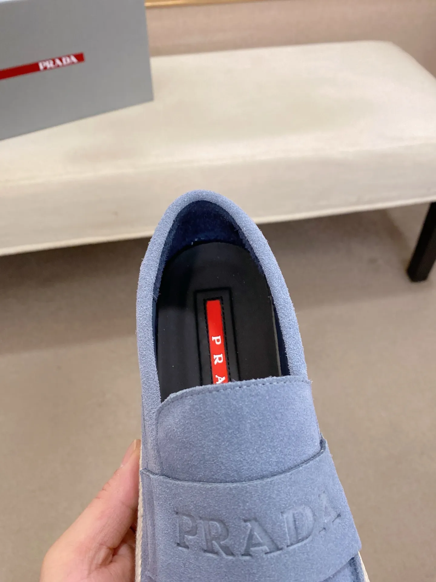 Men's shoes 💰 480💰 ✔️✔️✔️Top high version High-quality new PRADA (Prada) counters are launched at the same time. The new men's shoes and 😘fabrics are purely handmade in Niujing. Lining: Full cowhide lining. 👍🏿High-end☄️Open-molded non-slip rubber outsole, exquisite lines, simple and elegant, comfortable and high-end for leisure travel. Code number: 38-44. Can be customized45